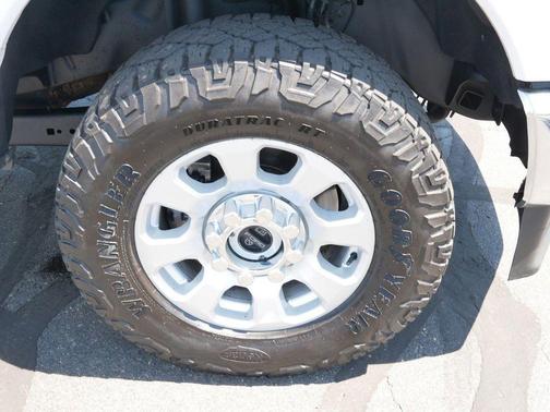Oxford White 2024 Ford F-350 XLT