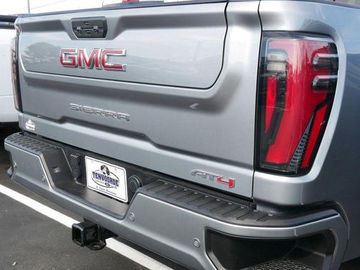 2024 GMC Sierra 3500 AT4