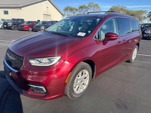 Velvet Red Pearlcoat 2021 Chrysler Pacifica Touring-L