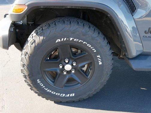 2021 Jeep Gladiator Sport