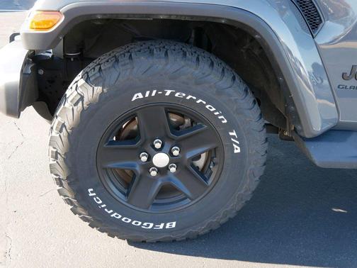 2021 Jeep Gladiator Sport