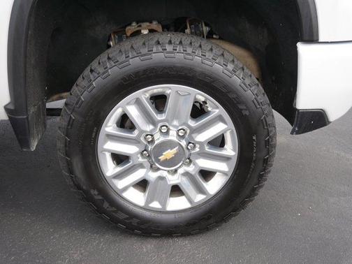 Iridescent Pearl Tricoat 2024 Chevrolet Silverado 3500 High Country