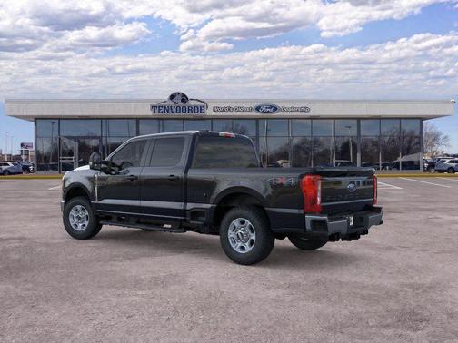 Agate Black Metallic 2026 Ford F-350 XLT