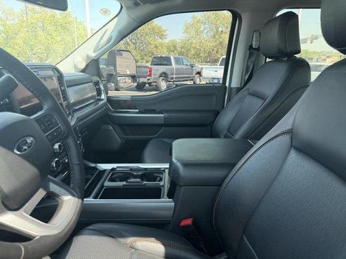 Oxford White 2025 Ford F-250 Lariat