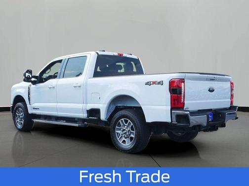 Oxford White 2025 Ford F-250 Lariat