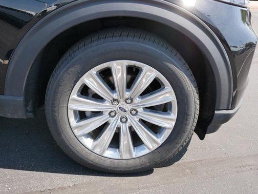 Black Metallic 2023 Ford Explorer Limited