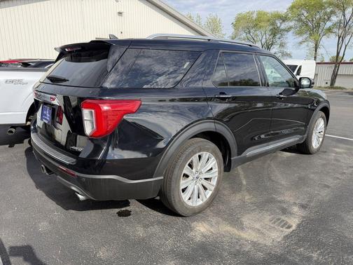 Black Metallic 2023 Ford Explorer Limited