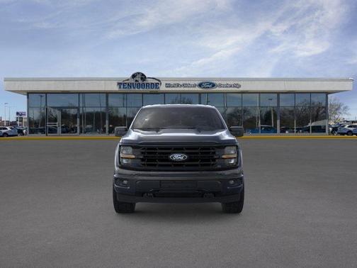 Agate Black Metallic 2026 Ford F-150 XLT