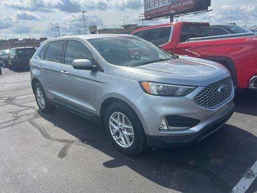 Silver Metallic 2023 Ford Edge SEL