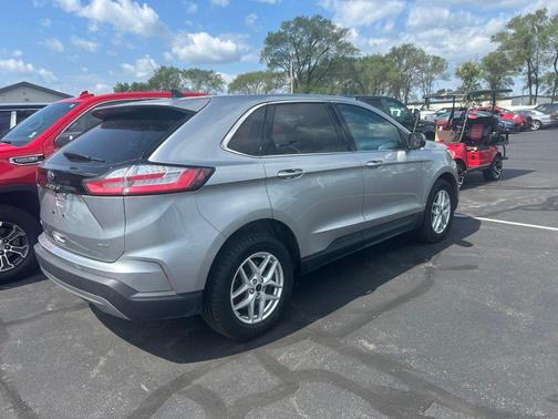 Silver Metallic 2023 Ford Edge SEL