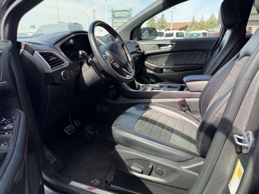 Gray Metallic 2023 Ford Edge ST Line