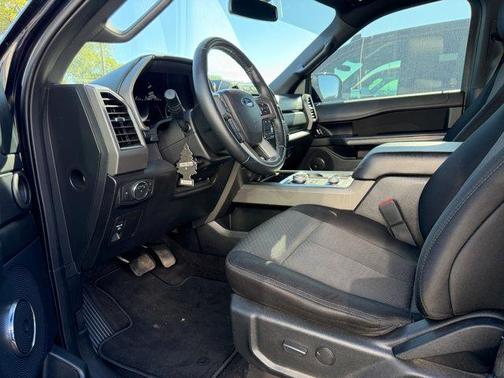 Blue Metallic 2021 Ford Expedition XLT