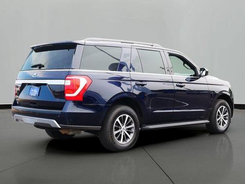 Blue Metallic 2021 Ford Expedition XLT