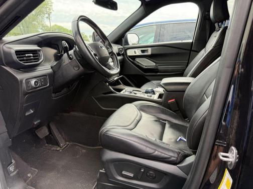 Black Metallic 2021 Ford Explorer ST