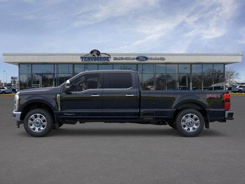 Agate Black Metallic 2026 Ford F-350 Lariat Super Duty