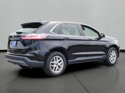Black Metallic 2023 Ford Edge SEL