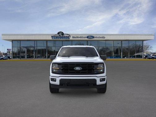 Oxford White 2025 Ford F-150 XLT