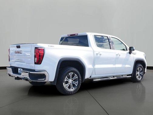 Summit White 2024 GMC Sierra 1500 SLE