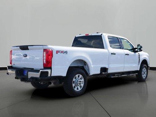 Oxford White 2024 Ford F-350 XLT