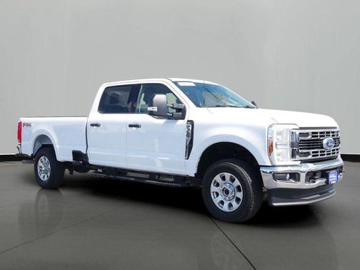 Oxford White 2024 Ford F-350 XLT