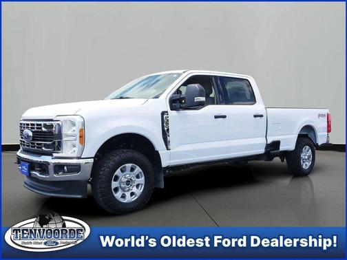 Oxford White 2023 Ford F-350 XLT