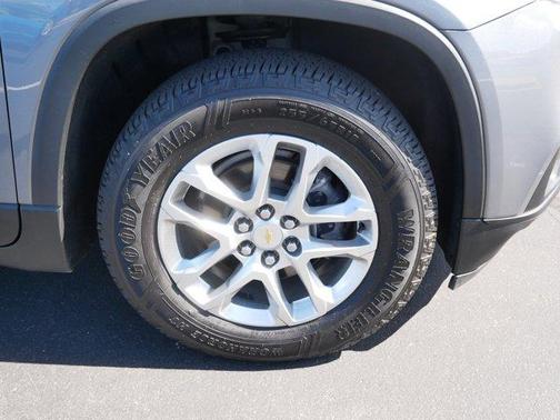 Satin Steel Metallic 2021 Chevrolet Traverse LS