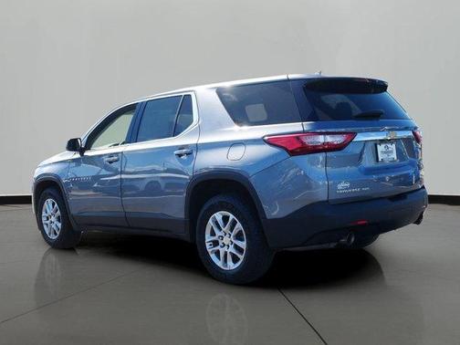 Satin Steel Metallic 2021 Chevrolet Traverse LS
