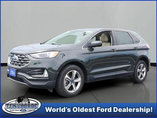 Green Metallic 2022 Ford Edge SEL