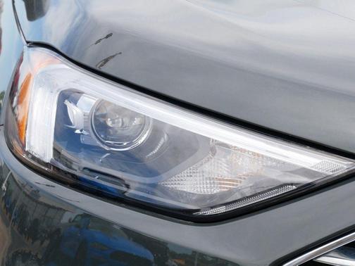Green Metallic 2022 Ford Edge SEL
