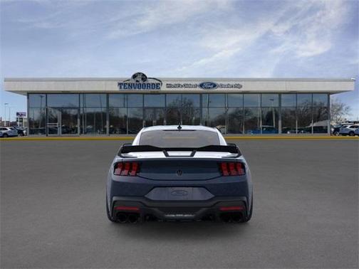 2025 Ford Mustang Dark Horse