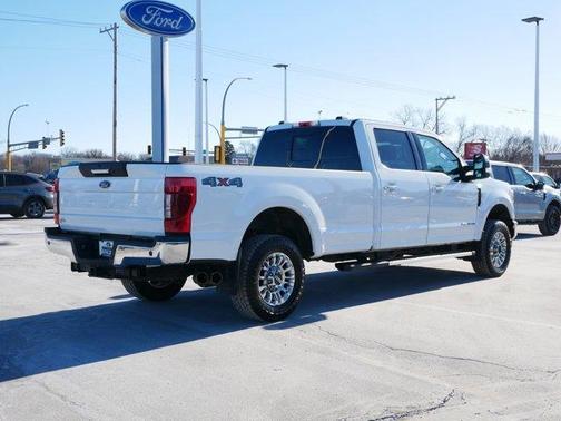 Oxford White 2022 Ford F-250 Lariat