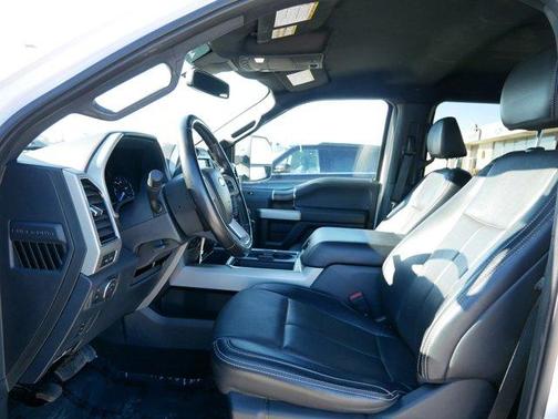 Oxford White 2022 Ford F-250 Lariat