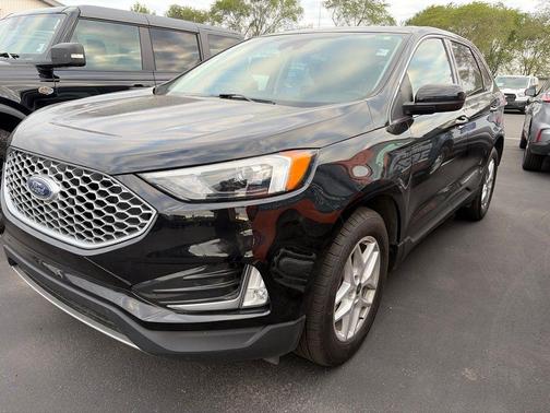 Black Metallic 2024 Ford Edge SEL