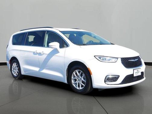 Bright White Clearcoat 2022 Chrysler Pacifica Touring-L