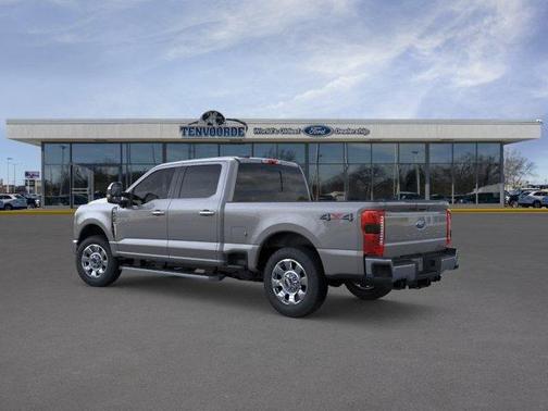 Carbonized Gray Metallic 2026 Ford F-350 Lariat Super Duty