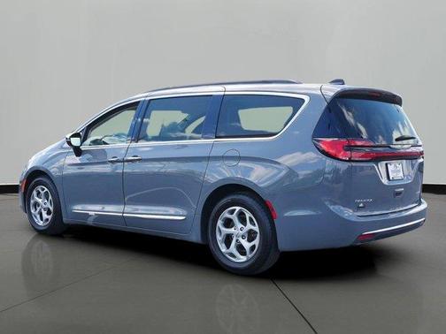 Ceramic Gray Clearcoat 2023 Chrysler Pacifica Limited