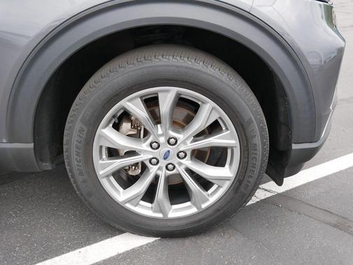 Gray Metallic 2023 Ford Explorer XLT