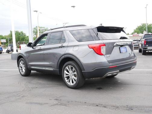 Gray Metallic 2023 Ford Explorer XLT