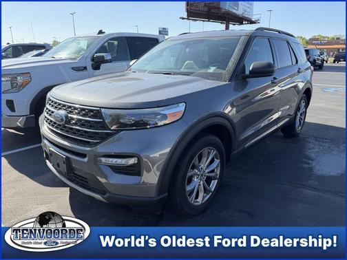Gray Metallic 2023 Ford Explorer XLT