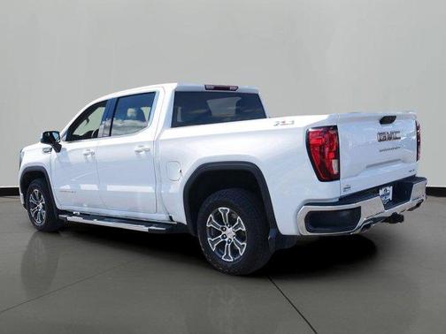 White 2023 GMC Sierra 1500 SLE
