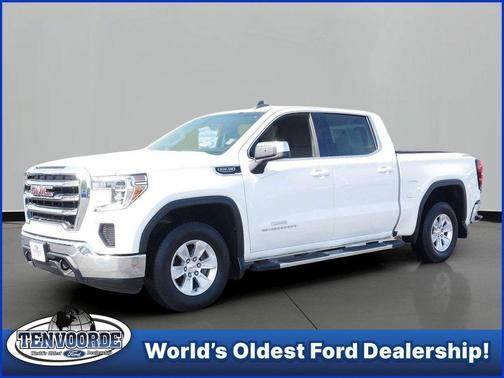 White 2019 GMC Sierra 1500 SLE