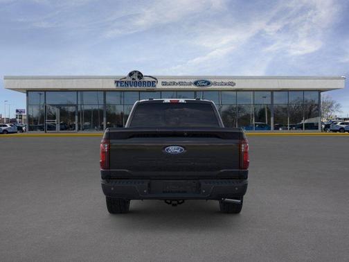 Agate Black Metallic 2026 Ford F-150 XLT