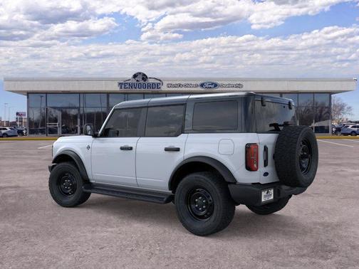 Oxford White 2026 Ford Bronco Outer Banks