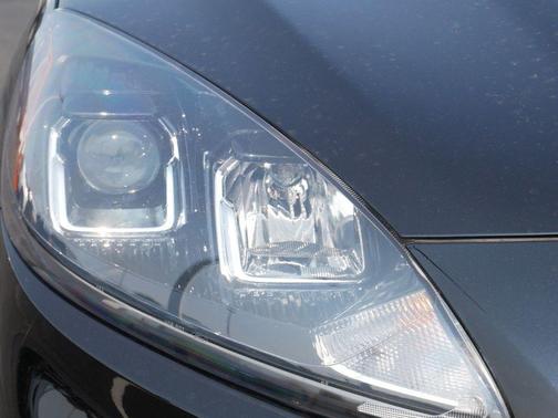 Black Metallic 2022 Ford Escape SE