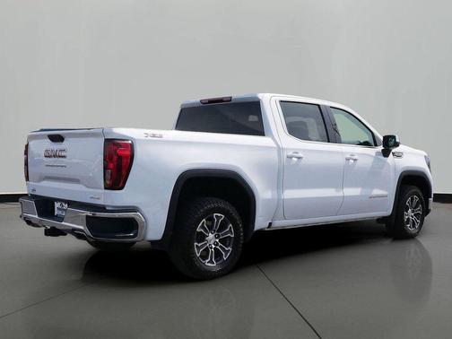 Summit White 2023 GMC Sierra 1500 SLE