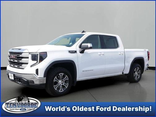 Summit White 2023 GMC Sierra 1500 SLE