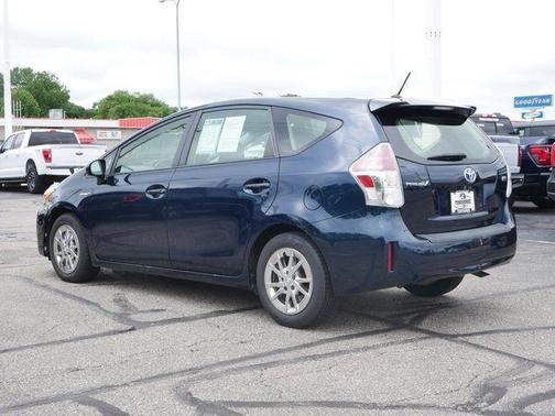2017 Toyota Prius v Two