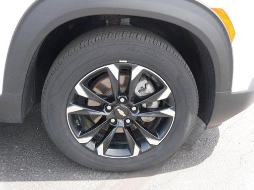 Summit White 2021 Chevrolet Trailblazer LT