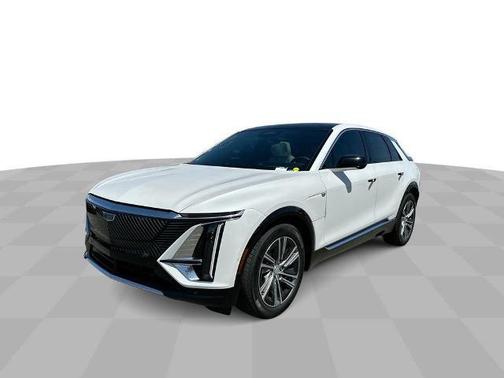 Crystal White Tricoat 2025 Cadillac LYRIQ Luxury