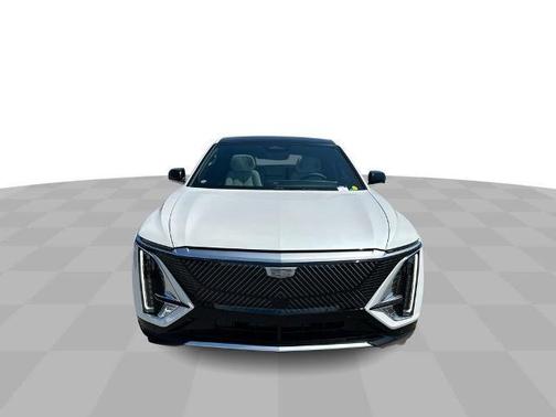 Crystal White Tricoat 2025 Cadillac LYRIQ Luxury